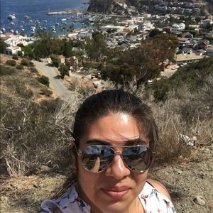 Meet your Posher, Jillian